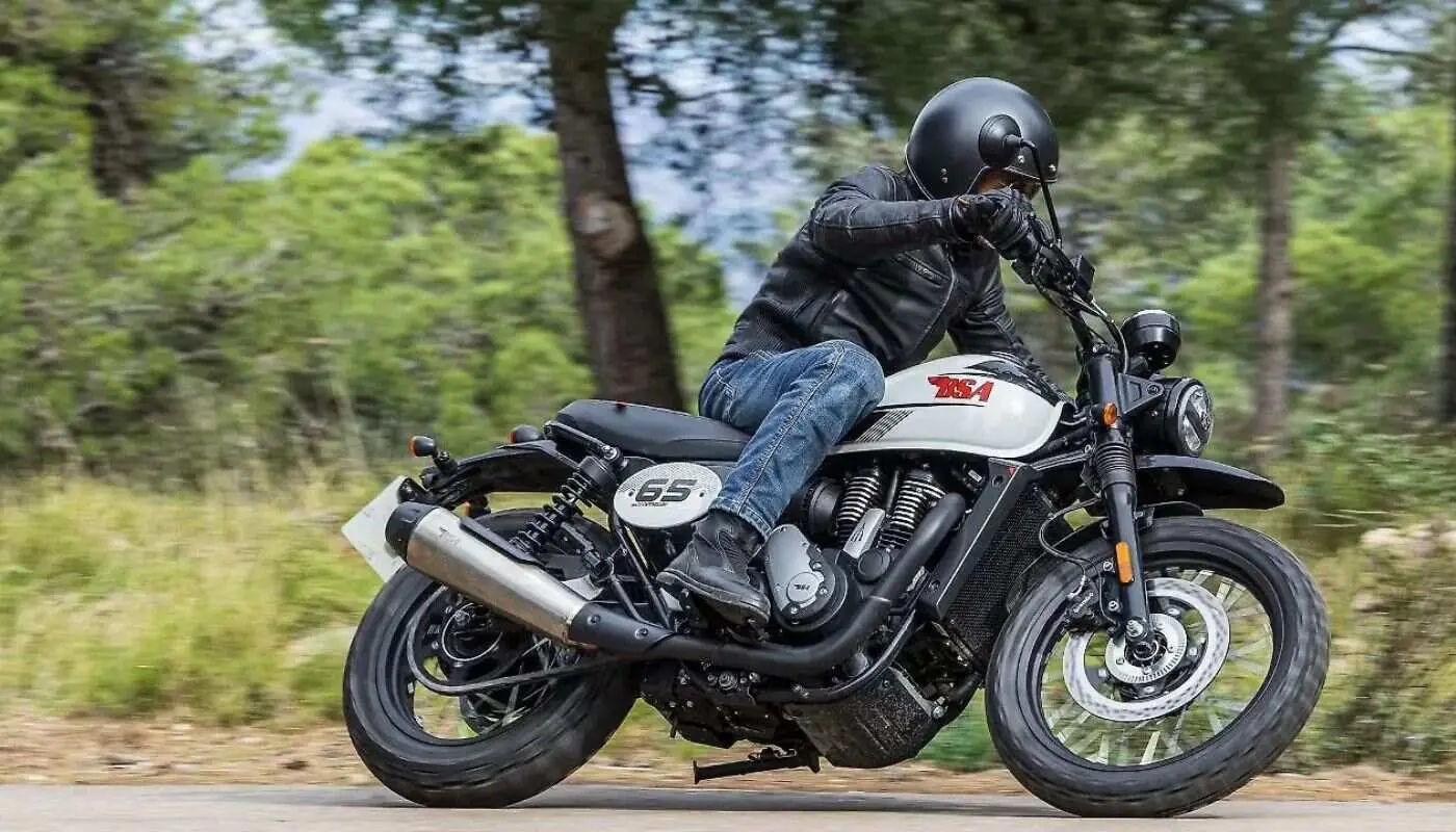 BSA Scrambler 650 trail ride